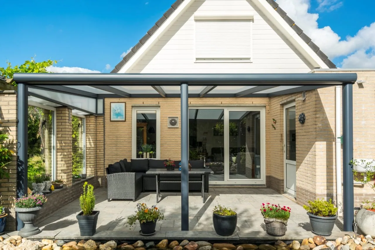Bolthole veranda open plan