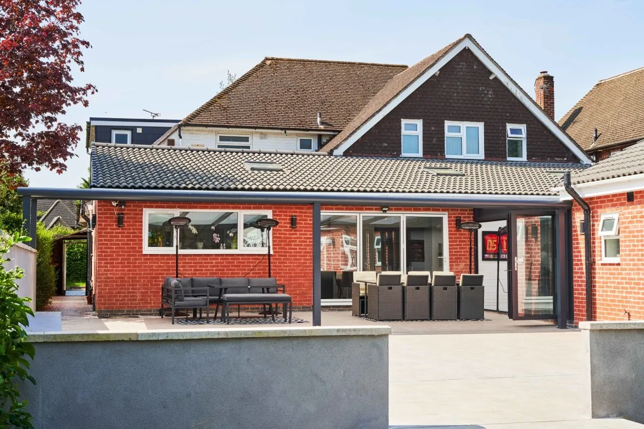 Bolthole veranda panoramic