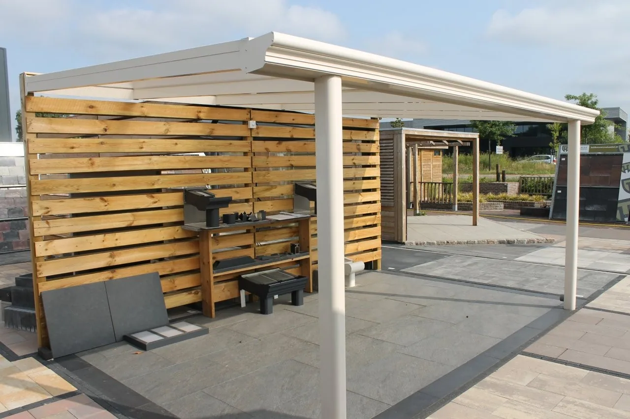 Bolthole veranda patio